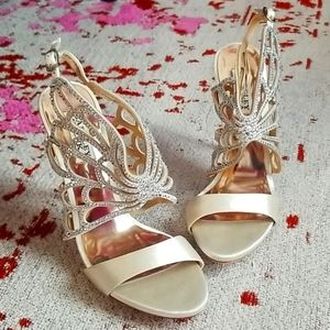 Badgley Mischka Satin Beige Heels